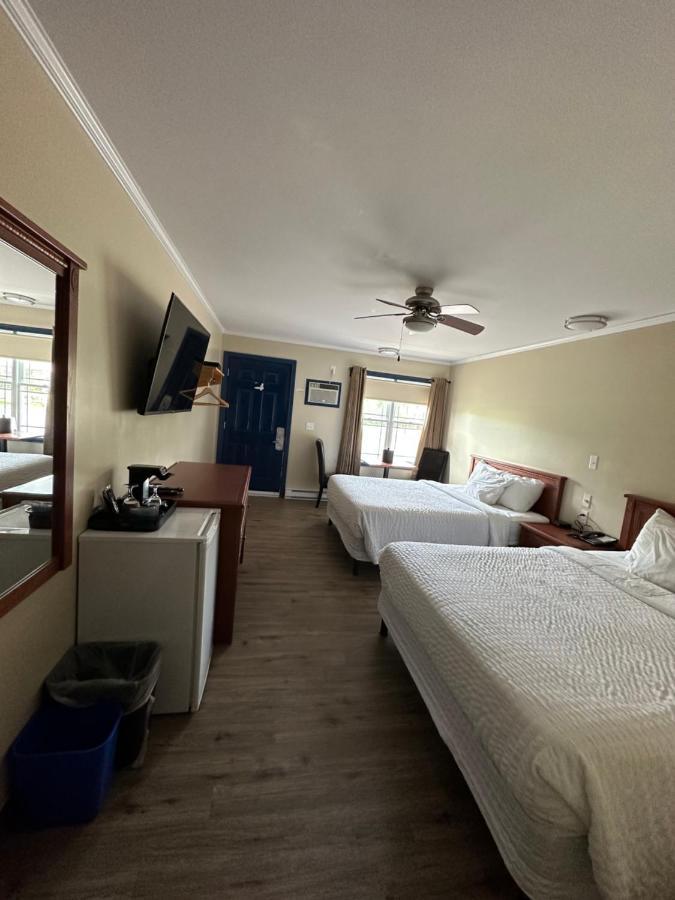 Travellers Inn Fredericton Nb Waasis エクステリア 写真